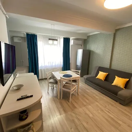 Solid 387 Mamaia