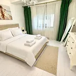 Solid 387 Apartment
