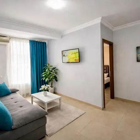 Solid 387 Mamaia